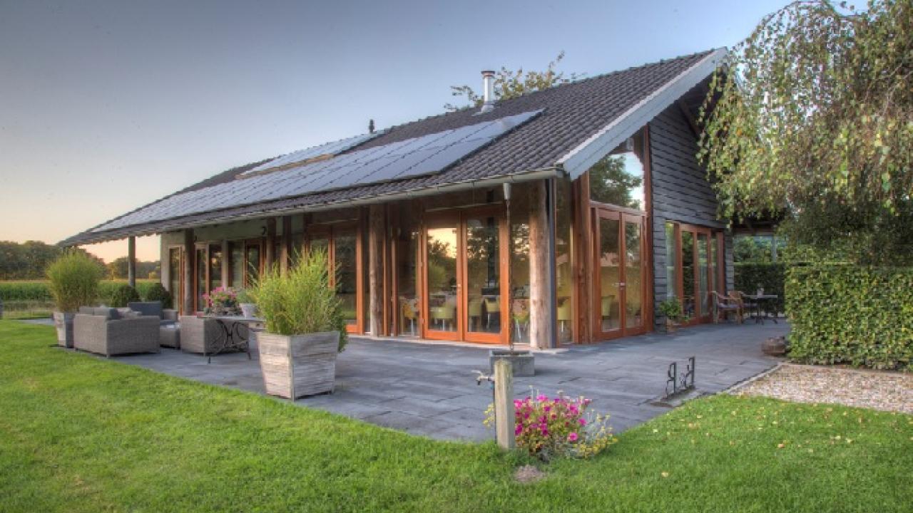 Beurs Eigen Huis Kalkhennep gezond en ecologisch bouwen