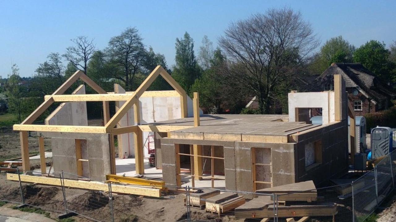 Beurs Eigen Huis Kalkhennep gezond en ecologisch bouwen